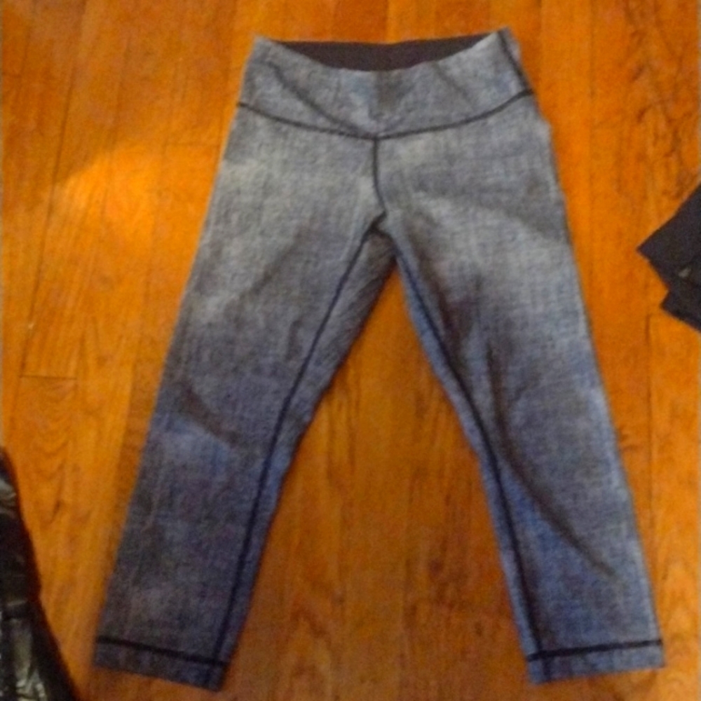 Lululemon's 3/4 crop leggings